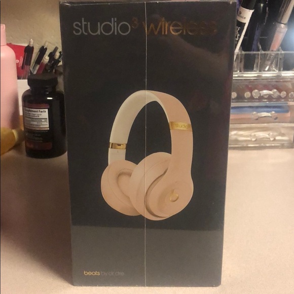 beatsstudio3 Wireless headphones - Picture 3 of 3
